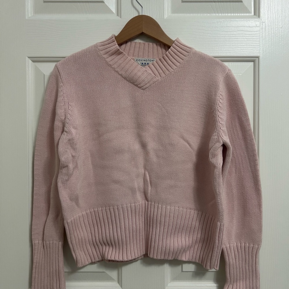 Covington Women’s Baby Pink V-neck Sweater
